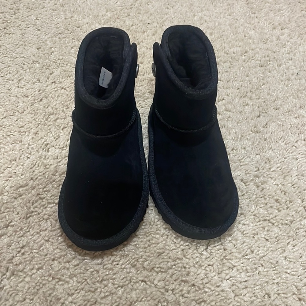 NWT Ugg black boots girls size 10 toddler